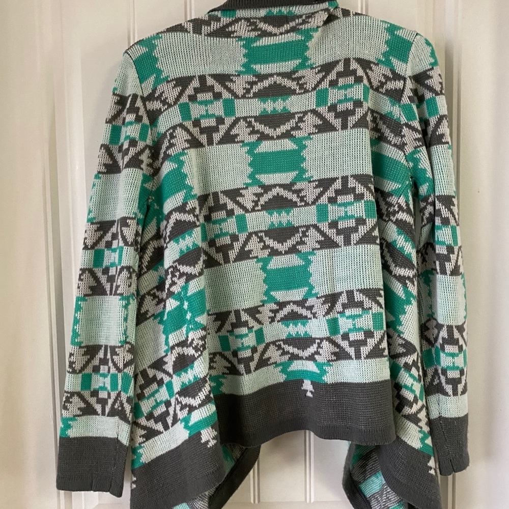Aztec design sweater - Picture 2 of 2